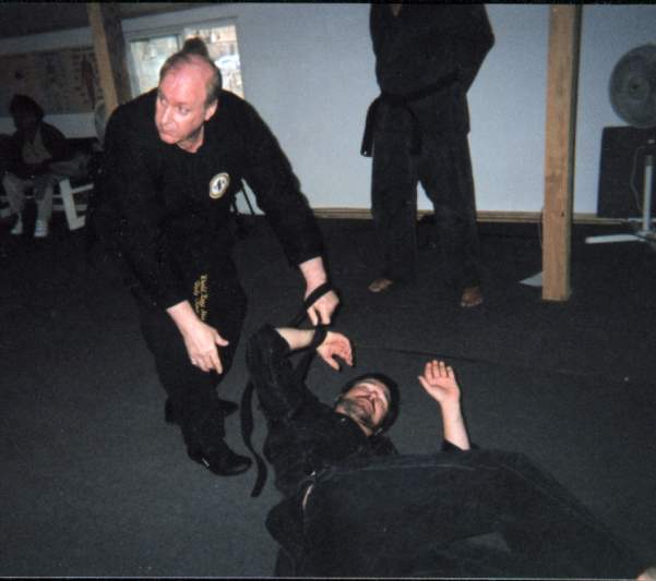 event11.jpg (27213 bytes)