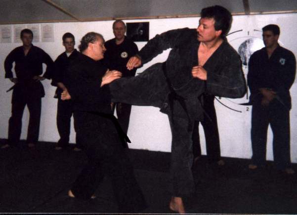 event21.jpg (26446 bytes)