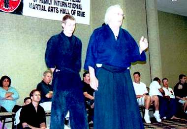 02HOF03.jpg (18731 bytes)